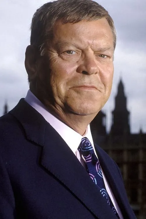 Warren Clarke interpretando a Russell Polin