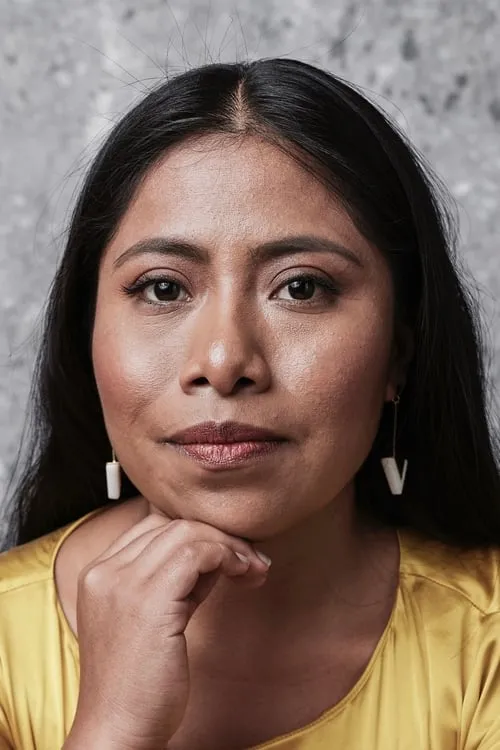 Yalitza Aparicio interpretando a Inés