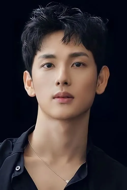 Actor Yim Si-wan