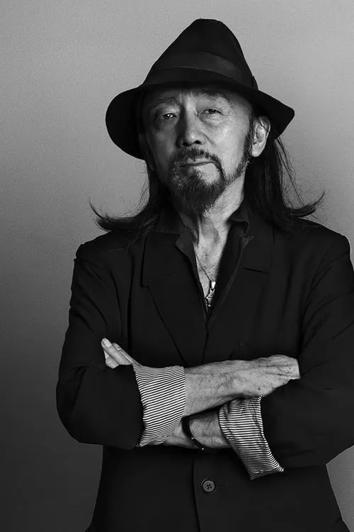 Yohji Yamamoto interpretando a Self