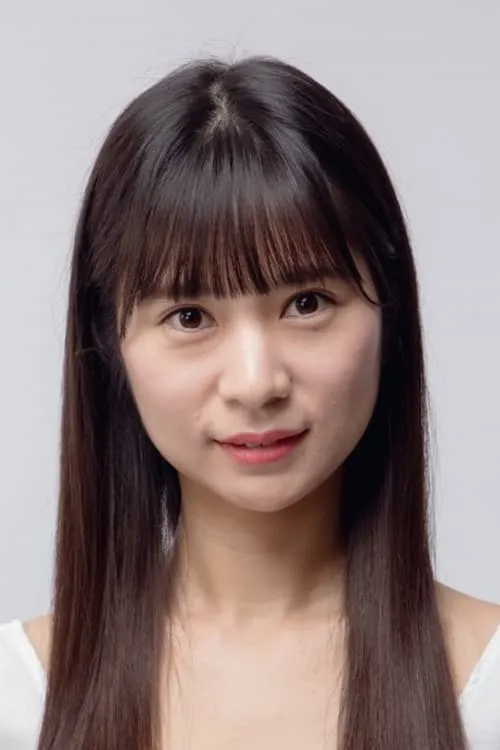 Yukina Takase interpretando a Tomoko