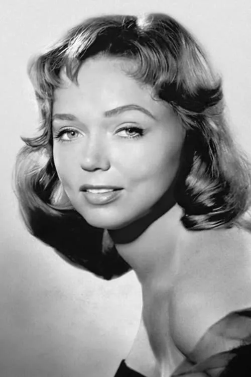 Yvette Vickers en el reparto