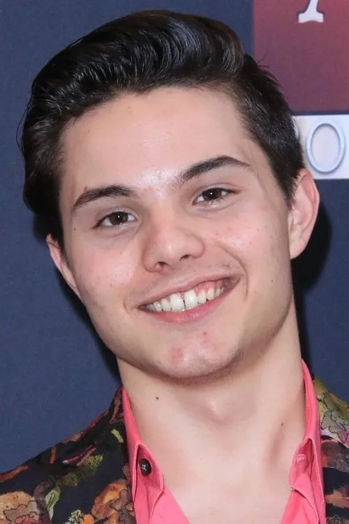 Foto de perfil del actor Zach Callison en el reparto