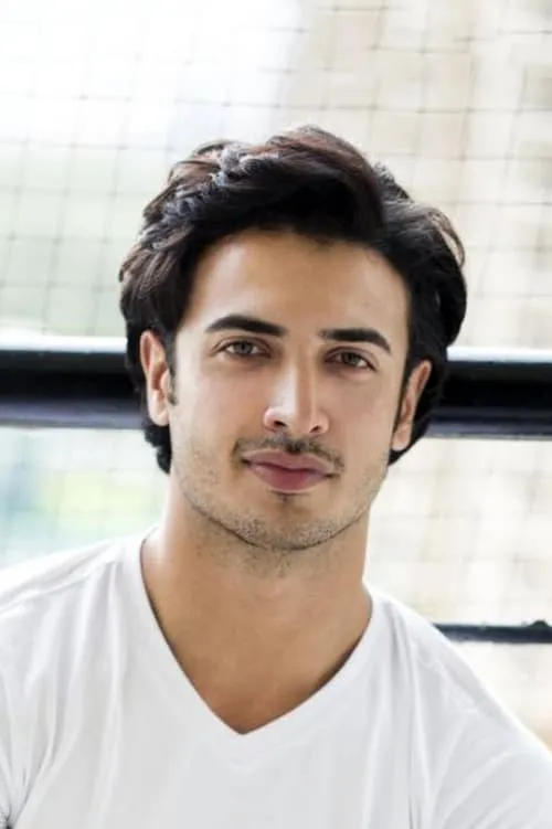 Zain Khan Durrani en el reparto