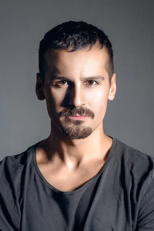 Actor Zardasht Rad