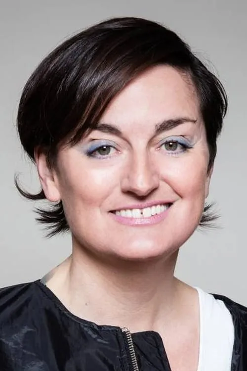 Zoe Lyons en el reparto