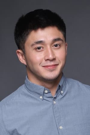 Arron Villaflor interpretando a Joven Hernando