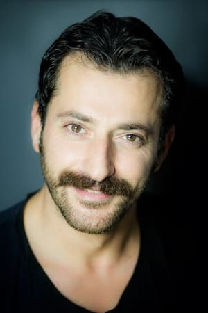 Foto de perfil del actor Burç Kümbetlioğlu en el reparto