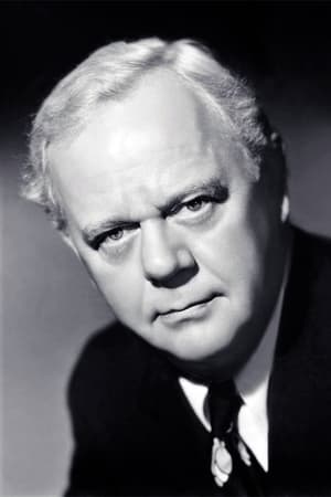 Charles Winninger interpretando a Karl Pfeiffer