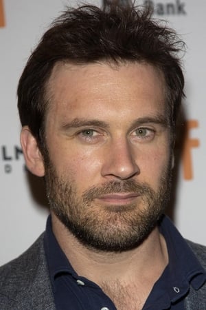 Clive Standen interpretando a Colonel Knox