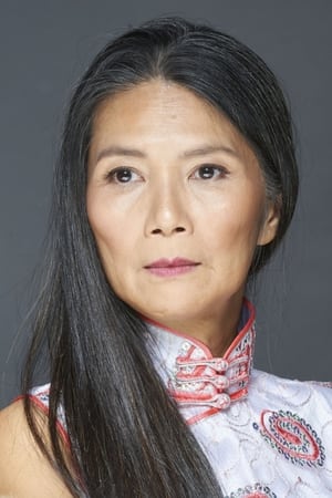 Gabrielle Chan interpretando a Grandmother