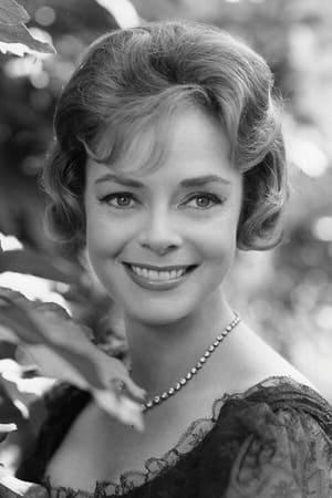 June Lockhart interpretando a Marge Lawrence