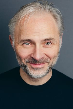 Mark Bonnar interpretando a Iain