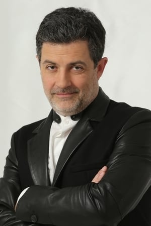 Mihai Călin interpretando a 