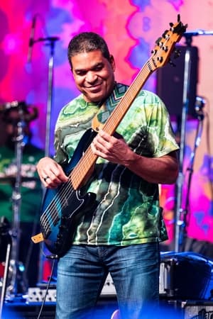 Oteil Burbridge interpretando a 