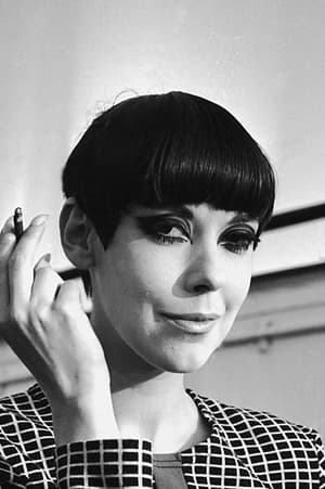 Peggy Moffitt interpretando a Self