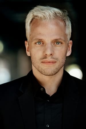 Actor Peter Miklusz