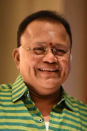 Radha Ravi interpretando a Jothi's father