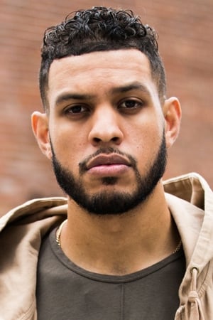 Sarunas J. Jackson interpretando a Shake