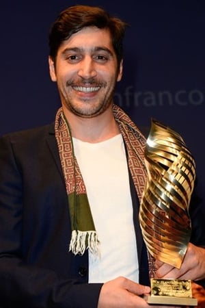 Sébastien Houbani interpretando a Hocine Khourouj