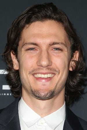 Foto de perfil del actor Tyler Riggs en el reparto