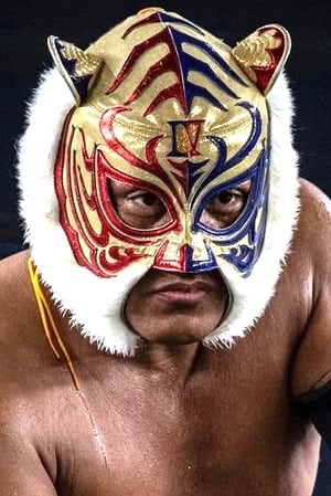 Yoshihiro Yamazaki interpretando a Tiger Mask