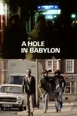 Ray Marioni interpreta a Hostage en A Hole in Babylon