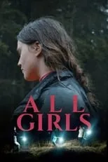 Laura Pujos es Clem en All Girls