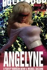 Angelyne interpreta a Self en Angelyne