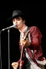 Pete Doherty interpreta a (Himself) en Babyshambles: Glastonbury 2007