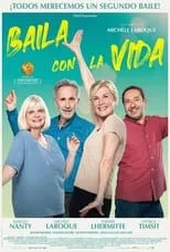 Virginia Anderson interpreta a La promotrice immobilière en Baila con la vida