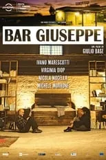 Michele Morrone interpreta a Luigi en Bar Giuseppe