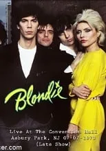 Jimmy Destri interpreta a Self en Blondie: Live at Asbury Park Convention Hall