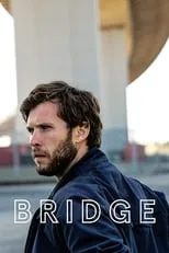 Xavier Gouault interpreta a Man in ute en Bridge