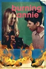 Rini Bell interpreta a Amanda en Burning Annie