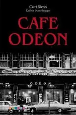 Ettore Cella interpreta a Gábor Kovács - Opernsänger aus Budapest en Café Odeon