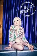 Carly Rae Jepsen interpreta a Herself en Carly Rae Jepsen: Life Is Beautiful Festival 2019