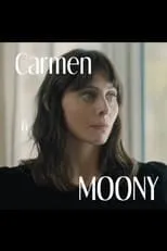 Caitlin O'Connell es Claire en Carmen & Moony