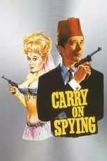 Bernard Cribbins interpreta a Harold Crump en Carry On Spying