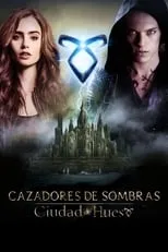 Godfrey Gao interpreta a Magnus Bane en Cazadores de sombras: Ciudad de hueso