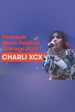 Charli xcx es Self en Charli XCX Live in Chicago