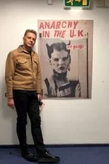 Chris Packham interpreta a Himself - Presenter en Chris Packham: Forever Punk