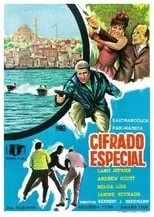 Giorgio Cerioni interpreta a blonde Agent en Cifrado especial