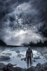 Yigit Kirazci interpreta a Genç 1 en Cin Geçidi