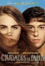 Caitlin Carver en la película Ciudades de papel