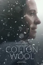 Katie Quinn es Jennifer en Cotton Wool