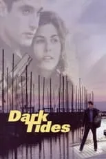 Paige Turco es Sara en Dark Tides