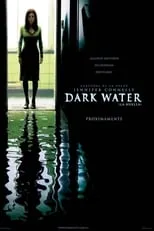 Zoe Heath interpreta a Natasha's Mother en Dark Water (La huella)