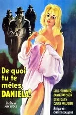 Claire Maurier interpreta a Esmerelda en De quoi tu te mêles Daniela!