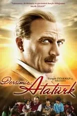 Halit Ergenç interpreta a Atatürk en Dersimiz: Atatürk